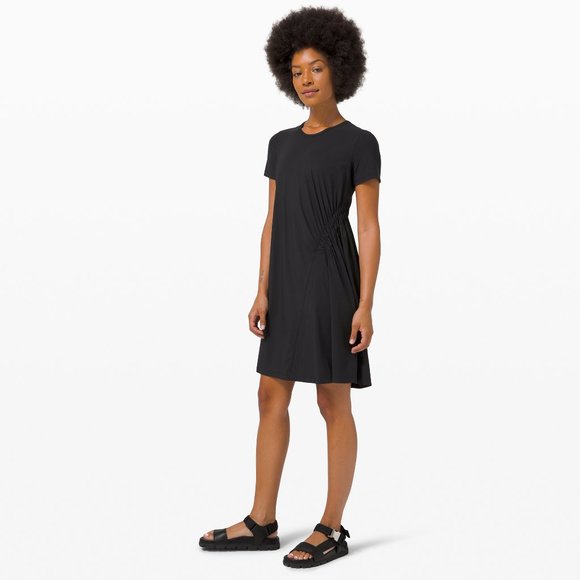 lululemon athletica Dresses & Skirts - lululemon Black Seek Sun Dress size 2